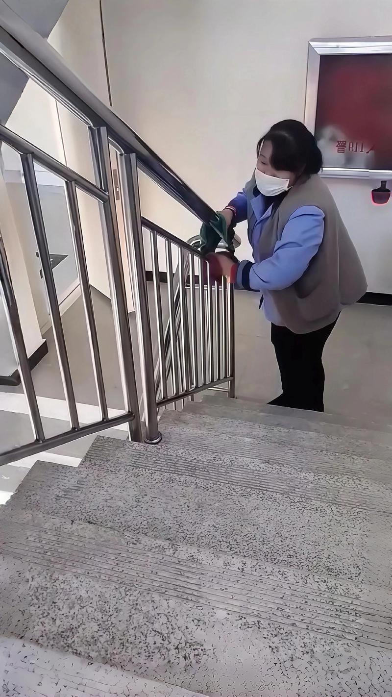 打造洁净办公环境的保洁小技巧